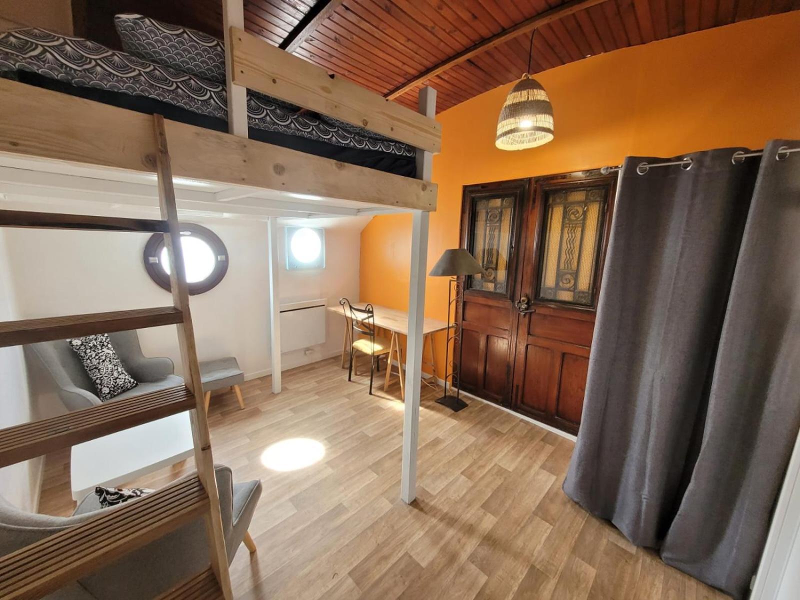 Chambre Sur L'Eau - Peniche La Diva Conflans-Sainte-Honorine Ngoại thất bức ảnh